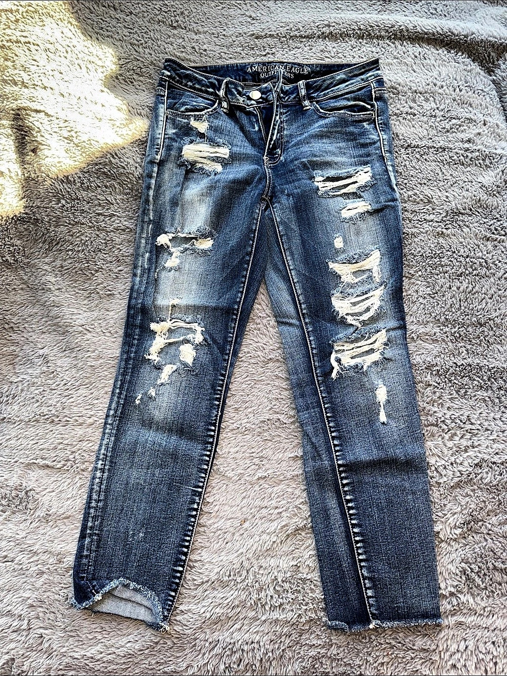 American Eagle Distressed Skinny Jeans in Blue